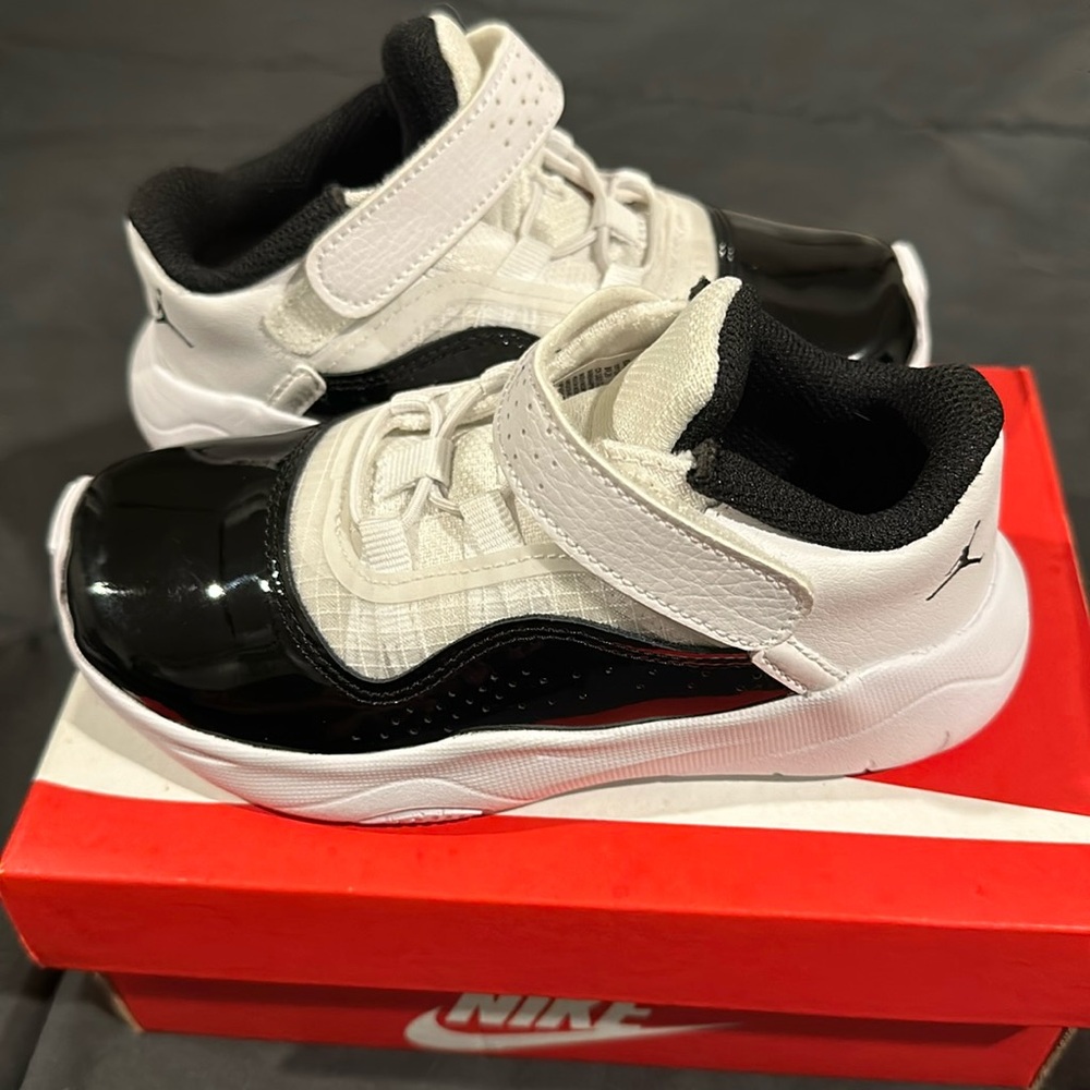 New Toddlers Nike Air Jordan 11 Size 10c